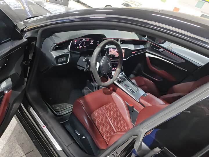 Фото 5 - Audi A7L