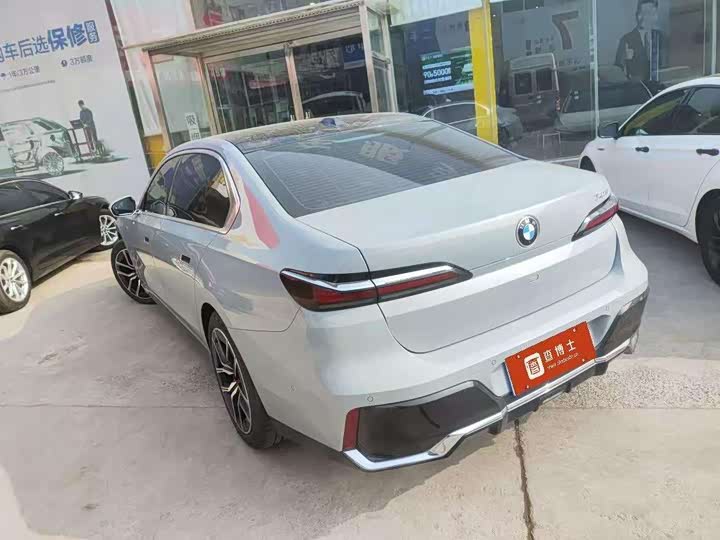 Фото 6 - BMW 7 Series