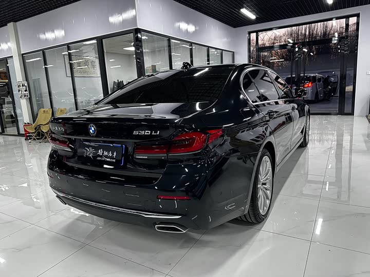 Фото 4 - BMW 5 Series