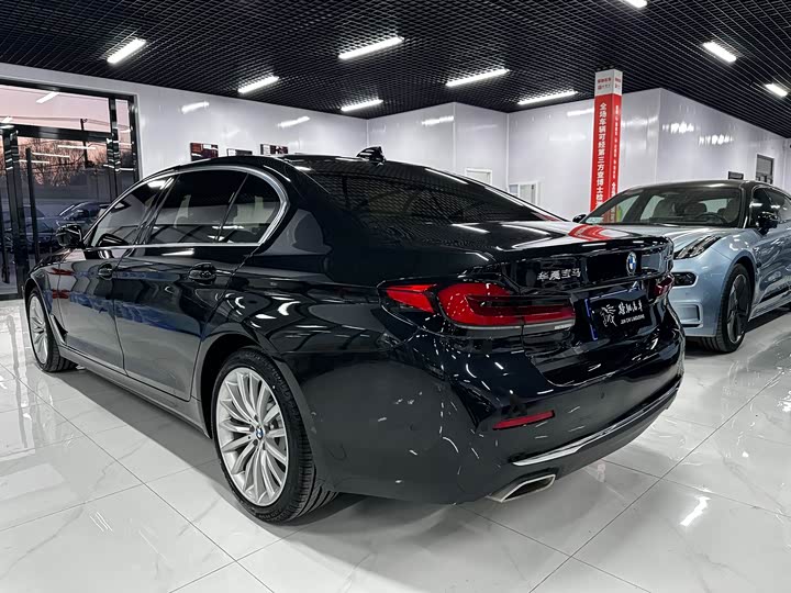 Фото 5 - BMW 5 Series