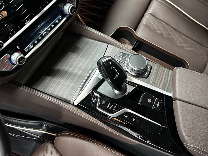 Фото 8 - BMW 5 Series