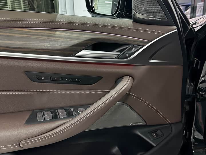 Фото 9 - BMW 5 Series