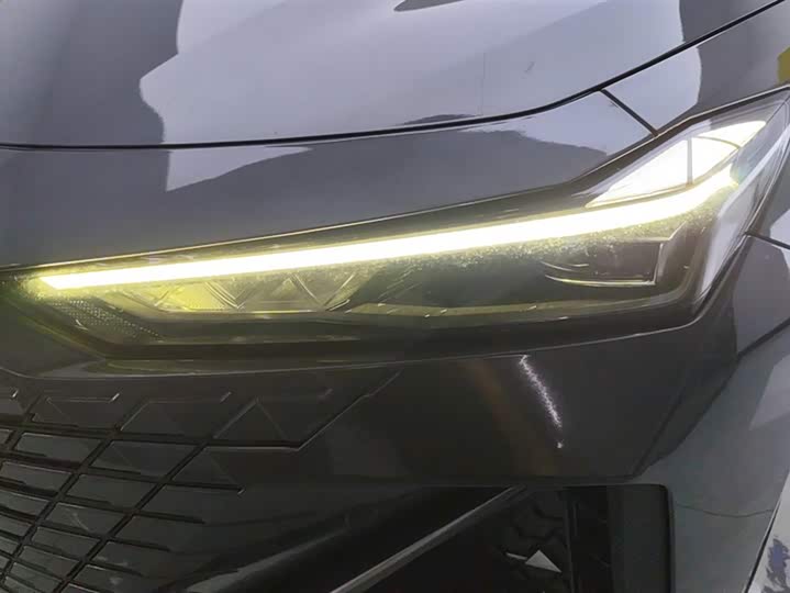 Фото 5 - Changan UNI-V Hybrid