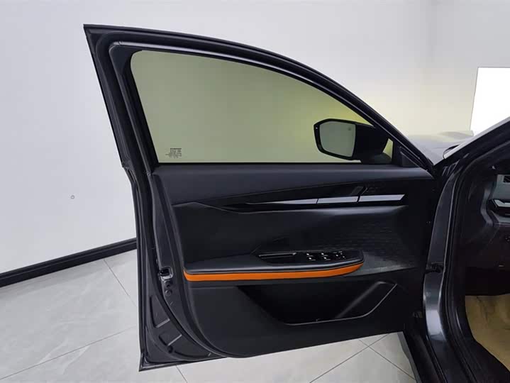 Фото 7 - Changan UNI-V Hybrid