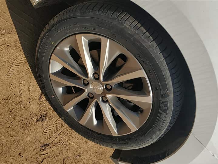 Фото 6 - Buick GL6