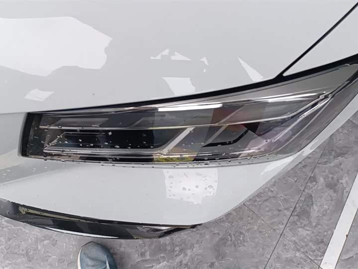 Фото 5 - Audi Q2L e-tron