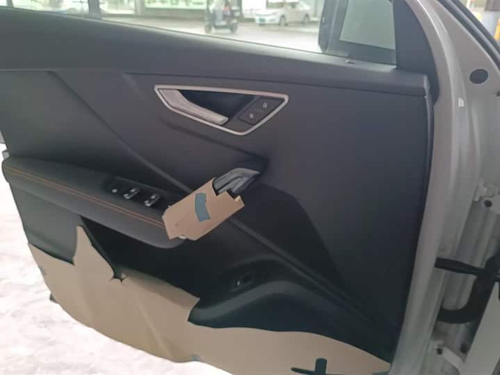 Фото 7 - Audi Q2L e-tron