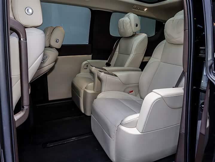 Фото 3 - LiXiang Mega