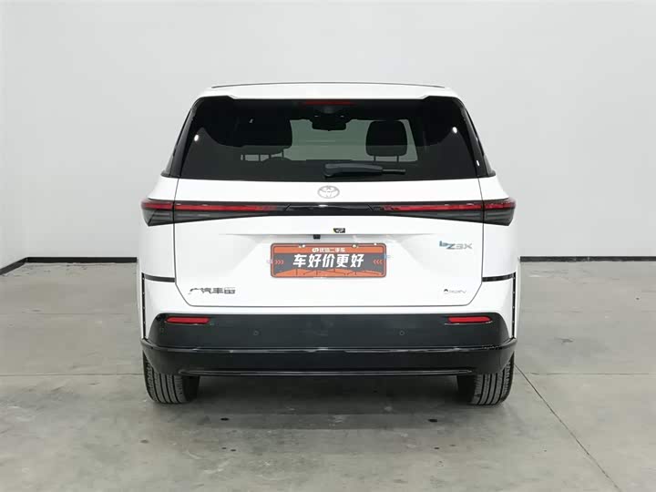 Фото 4 - Toyota bZ3X