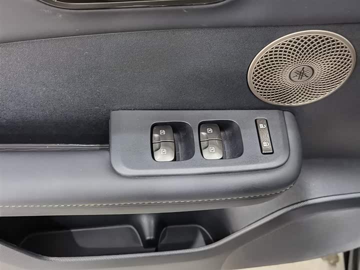 Фото 9 - Toyota bZ3X