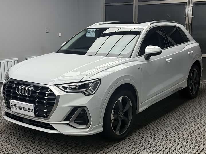 Фото 1 - Audi Q3