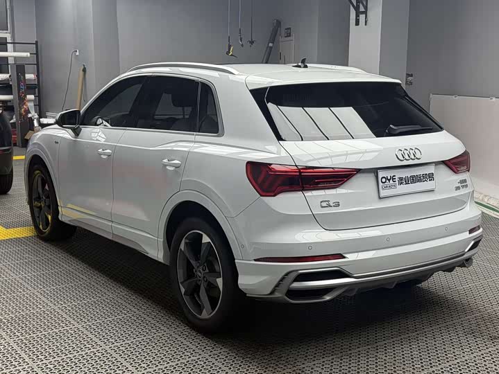Фото 4 - Audi Q3