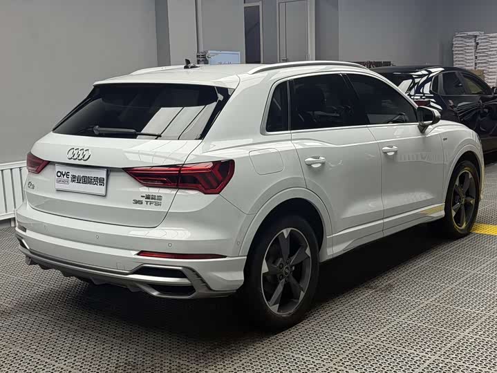 Фото 6 - Audi Q3