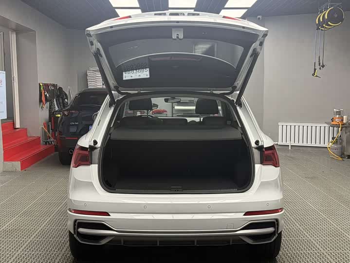 Фото 8 - Audi Q3