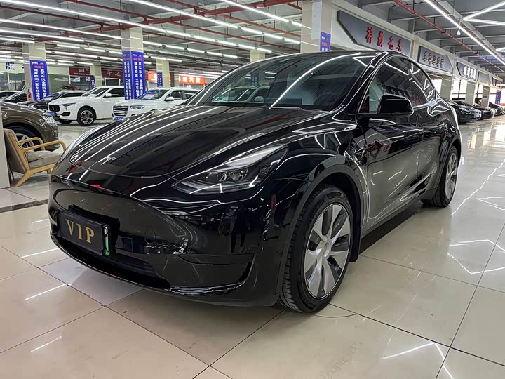 Фото 1 - Tesla Model Y