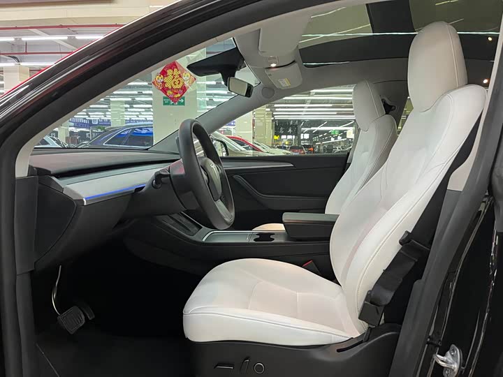 Фото 6 - Tesla Model Y