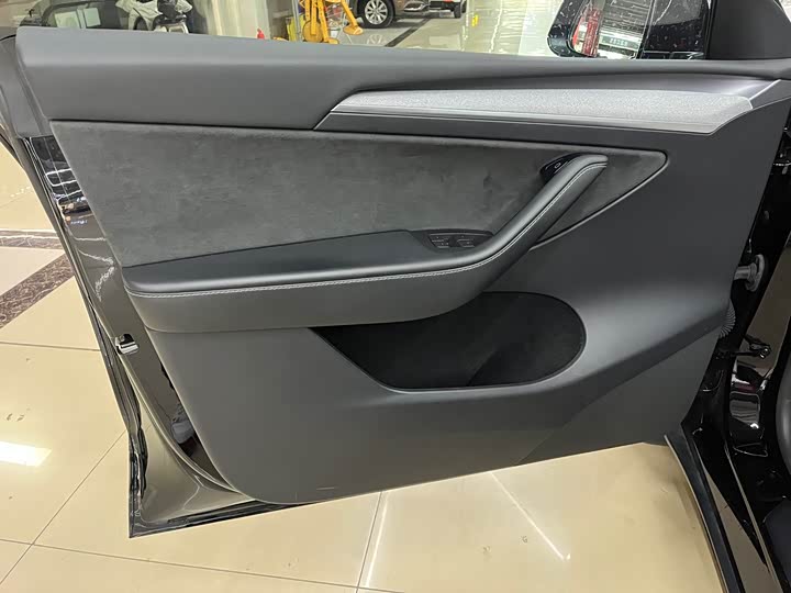 Фото 8 - Tesla Model Y