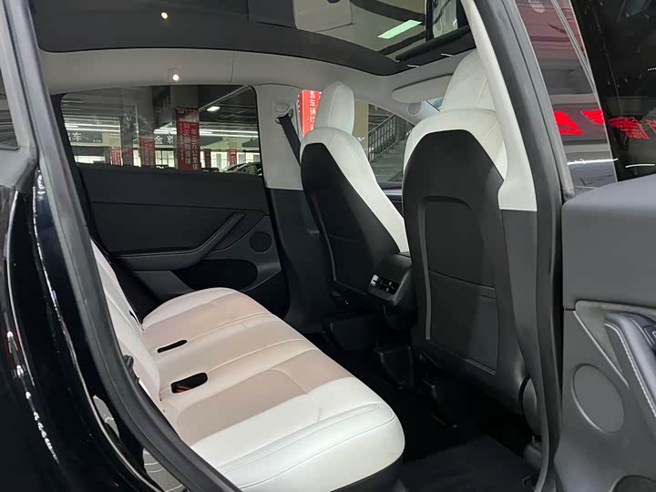 Фото 9 - Tesla Model Y