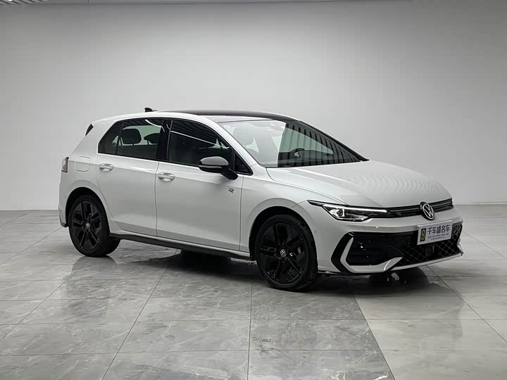 Фото 3 - Volkswagen Golf