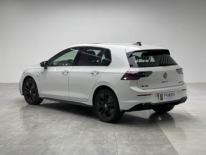 Фото 4 - Volkswagen Golf