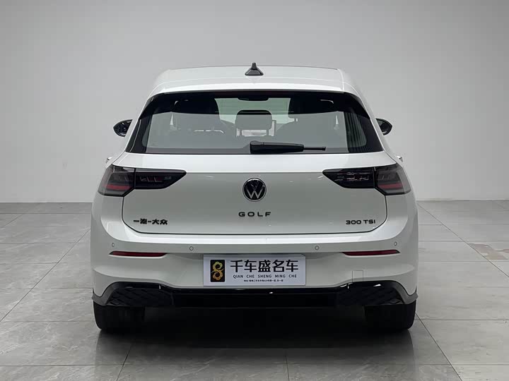 Фото 5 - Volkswagen Golf