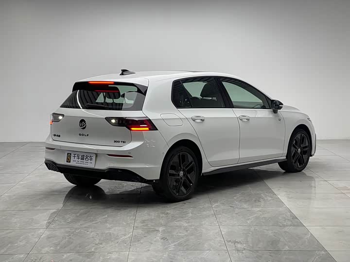 Фото 6 - Volkswagen Golf