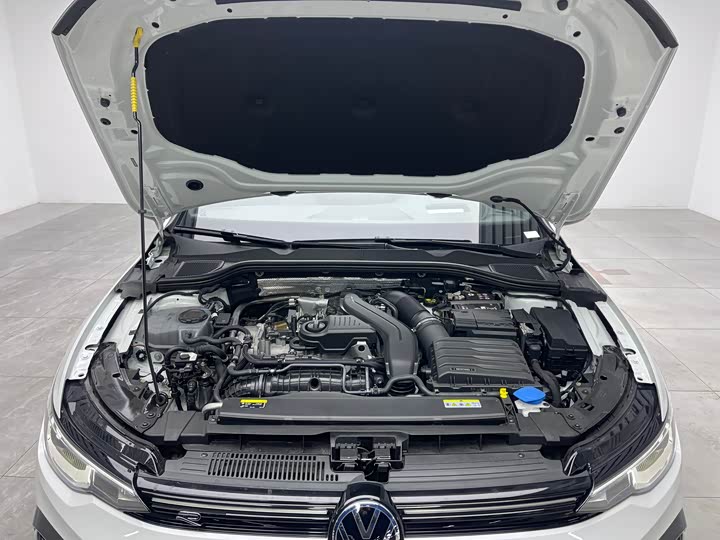 Фото 7 - Volkswagen Golf