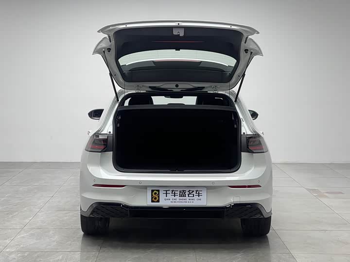 Фото 8 - Volkswagen Golf