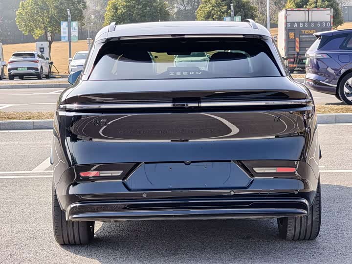 Фото 7 - Zeekr 7X