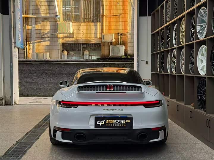 Фото 3 - Porsche 911