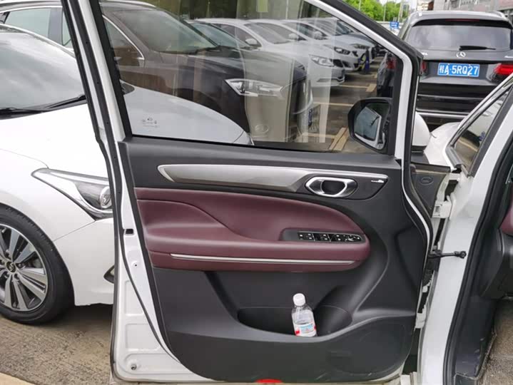 Фото 7 - GAC Trumpchi M6