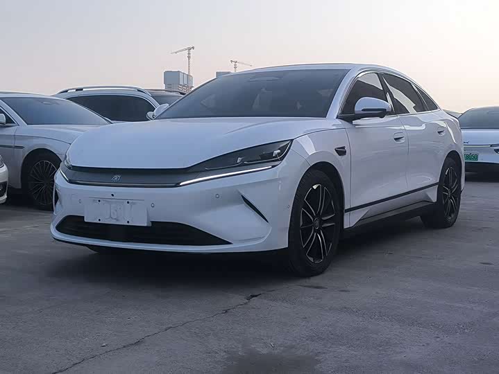 Фото 1 - BYD Qin L