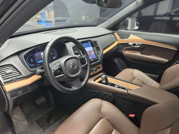 Фото 4 - Volvo XC90