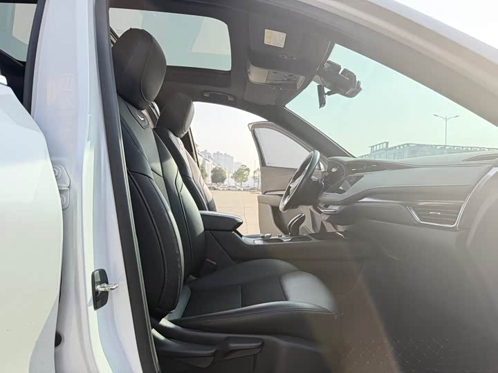 Фото 7 - Cadillac XT4