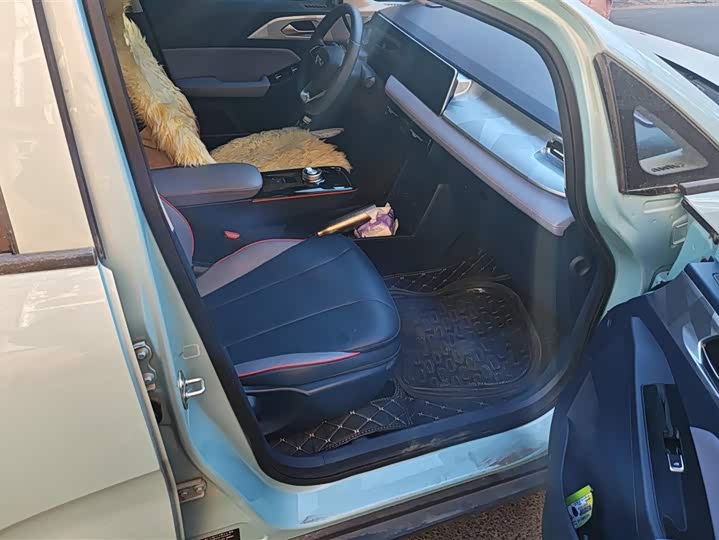 Фото 8 - Geely Geometry E Firefly