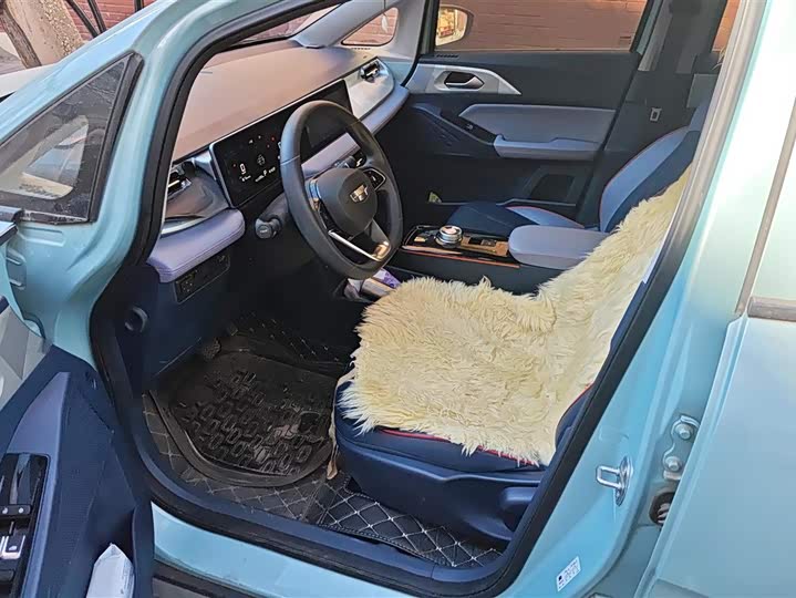 Фото 9 - Geely Geometry E Firefly