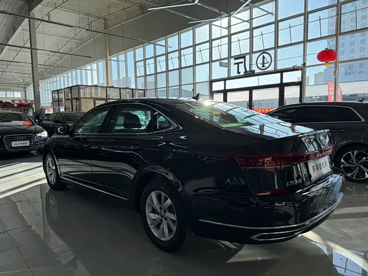 Фото 7 - Volkswagen Passat