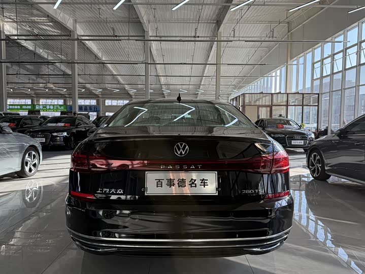 Фото 8 - Volkswagen Passat