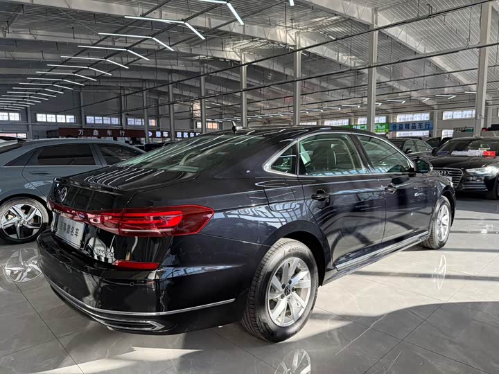 Фото 9 - Volkswagen Passat