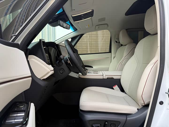 Фото 9 - Lexus LM