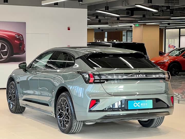 Фото 5 - Zeekr 001