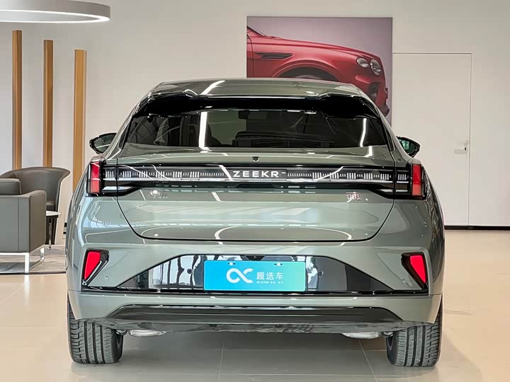 Фото 6 - Zeekr 001
