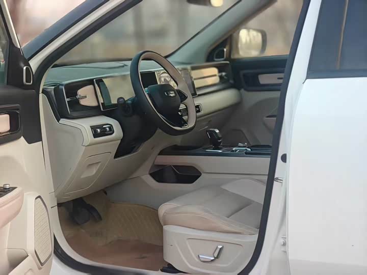 Фото 4 - Geely Icon