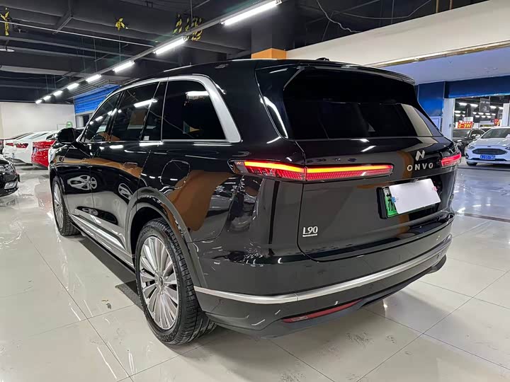 Фото 8 - Nio Onvo L90