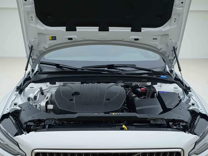 Фото 7 - Volvo S60