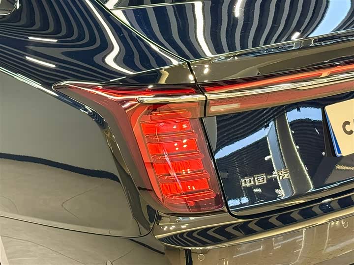 Фото 9 - Hongqi H9