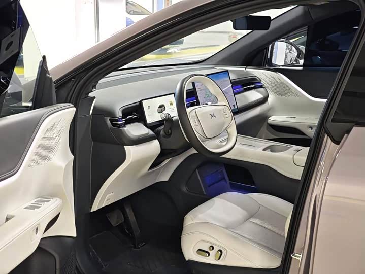 Фото 2 - XPeng G6