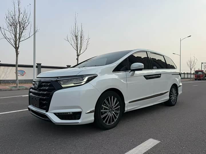 Фото 1 - Honda Elysion