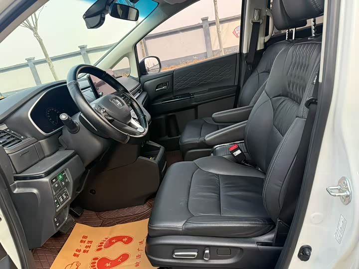 Фото 6 - Honda Elysion