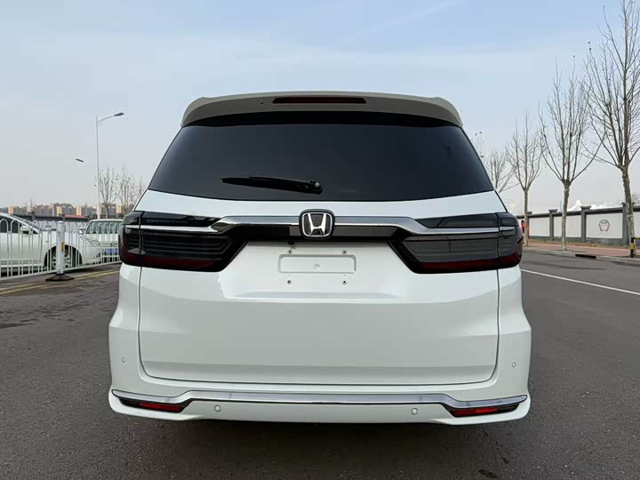 Фото 8 - Honda Elysion